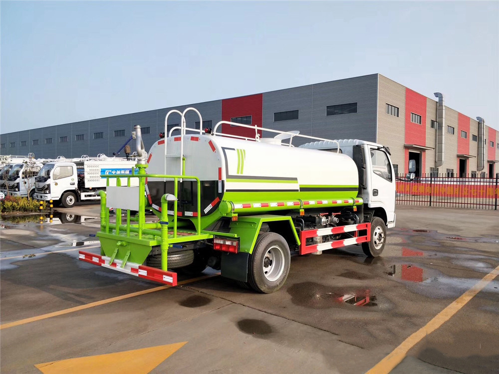 國六5立方東風(fēng)D6 灑水車