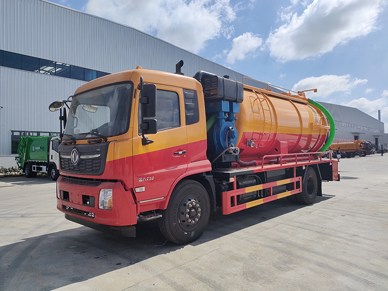 22立方東風(fēng)天龍清洗吸污車(chē)