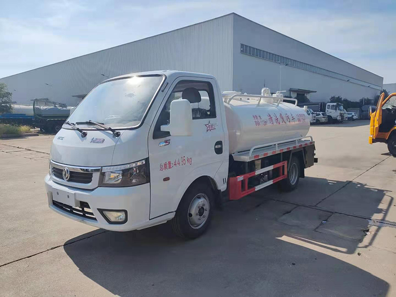 東風(fēng)途逸藍(lán)牌1.2+1.5清洗吸污車(chē)