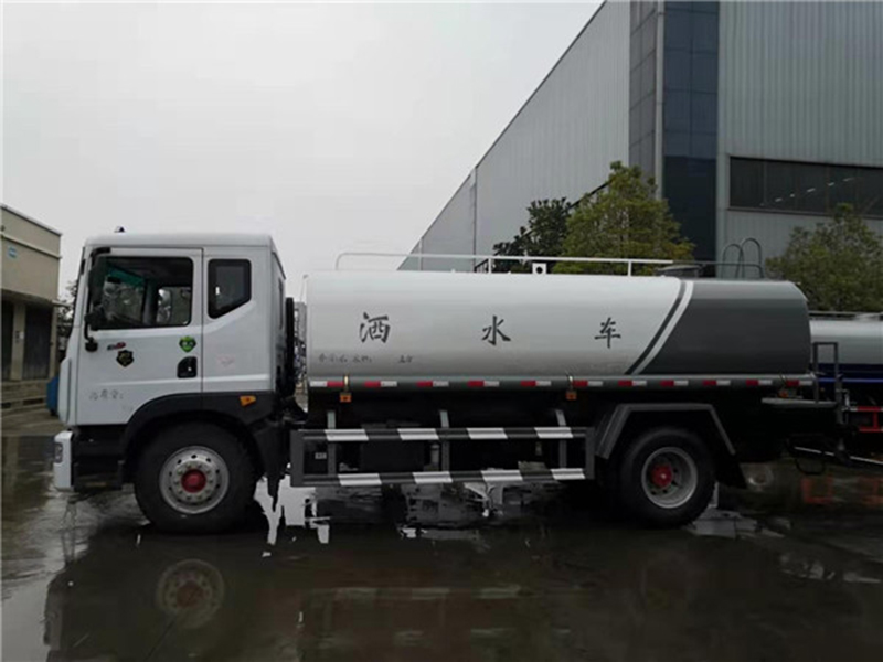 東風(fēng)D9大多利卡灑水車